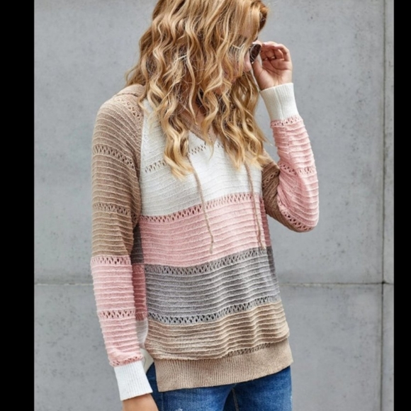 Colorblock Sweater 🎉 - Picture 3 of 3